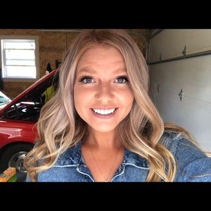 Meet your Posher, Carly